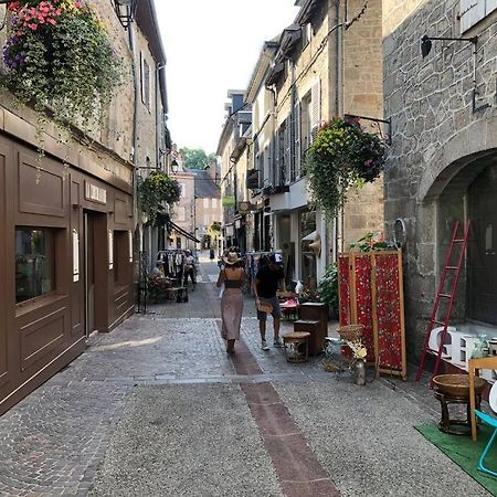 Chambre Calme Au Coeur D'Ussel Ussel  Kültér fotó