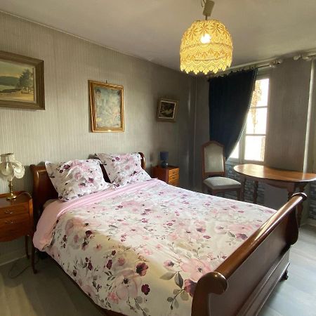 Chambre Calme Au Coeur D'Ussel Ussel  Kültér fotó