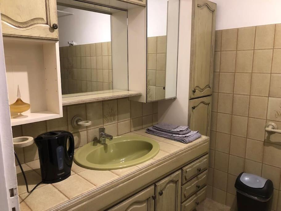 Chambre Calme Au Coeur D'Ussel Ussel  Kültér fotó