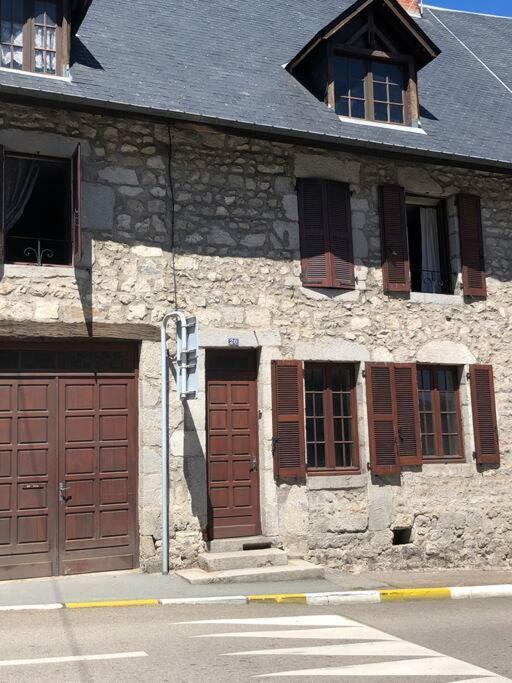 Chambre Calme Au Coeur D'Ussel Ussel  Kültér fotó