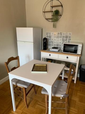 Chambre Calme Au Coeur D'Ussel Ussel  Kültér fotó