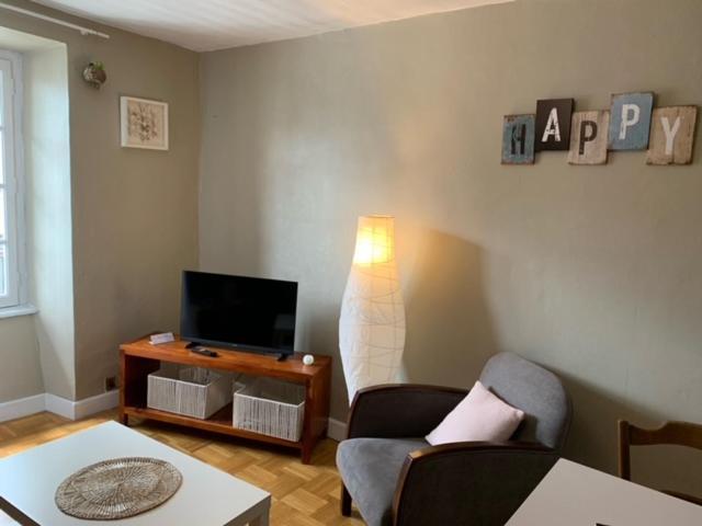 Chambre Calme Au Coeur D'Ussel Ussel  Kültér fotó